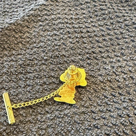 Vintage Snoopy Safari Gold color tie pin - Picture 2 of 3